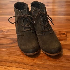 Toms faux suede tie-up boots